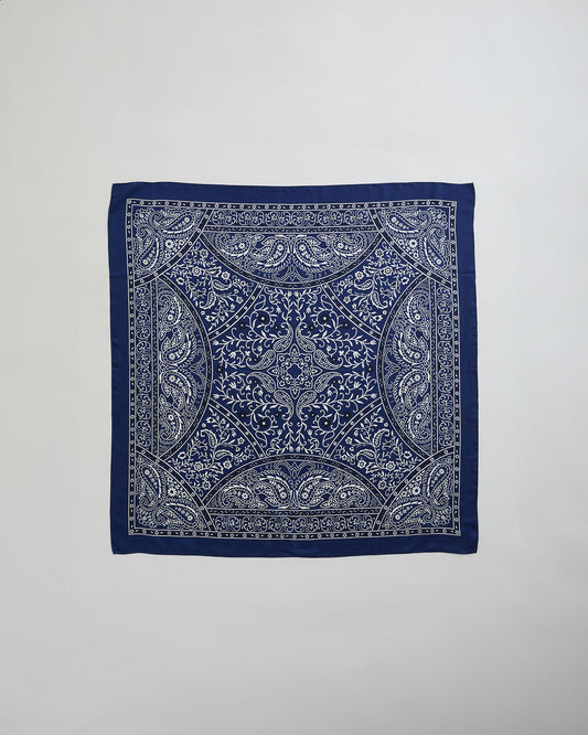 【1月下旬お届け】BANDANA PRINTED SILK SCARF