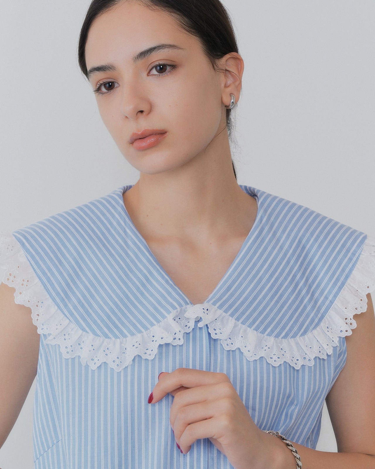 【7月上旬お届け】SLEEVELESS LACE BLOUSE