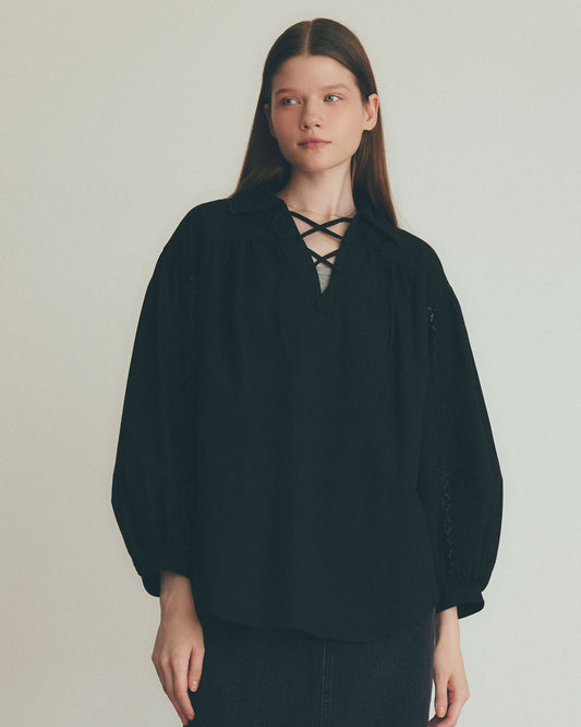 【2月上旬入荷予定】LACE-UP BLOUSE
