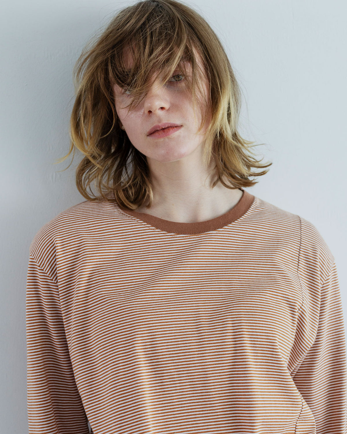 MEYAME BORDER SLIT LONG SLEEVE TEE