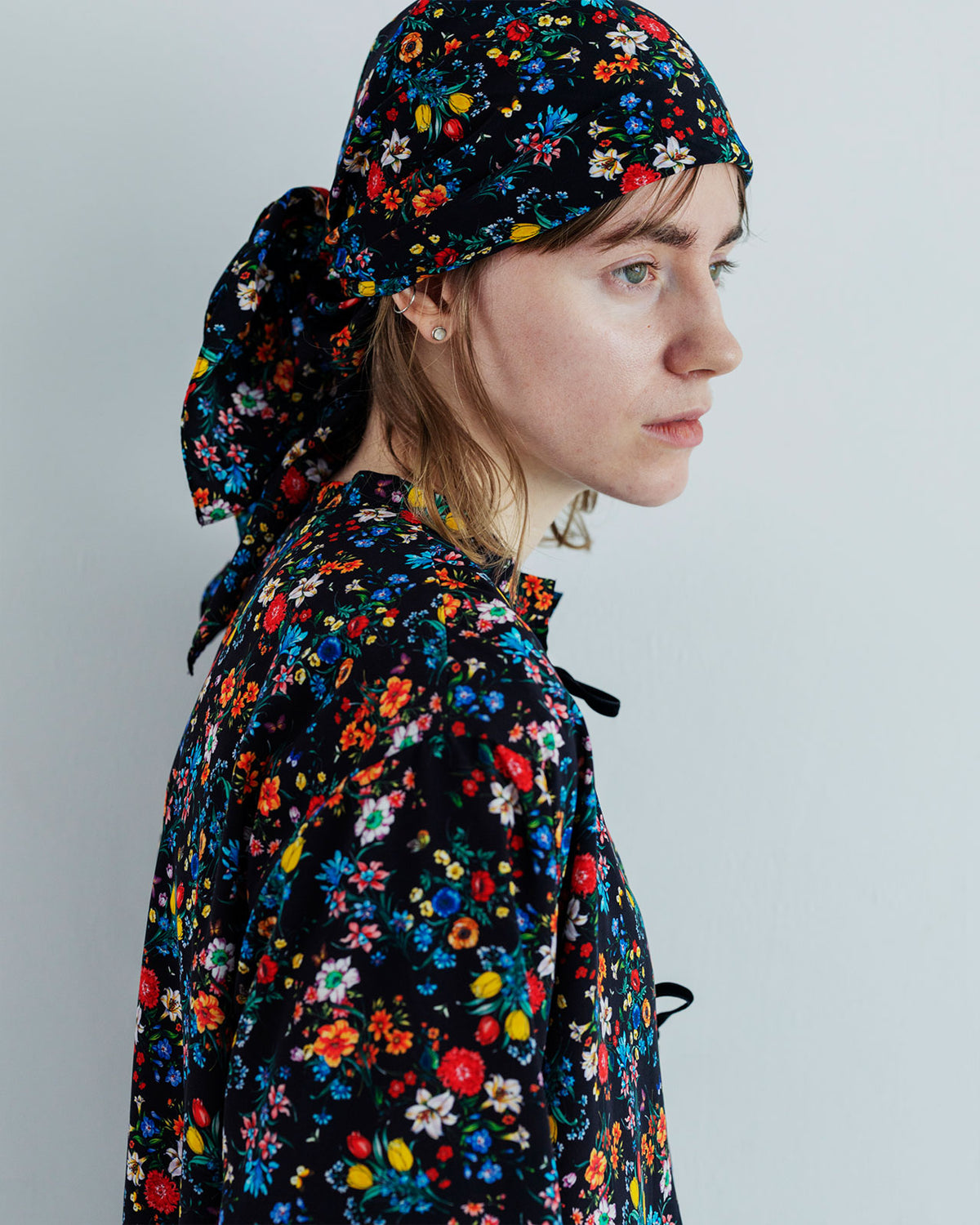 MEYAME FLOWER SCARF