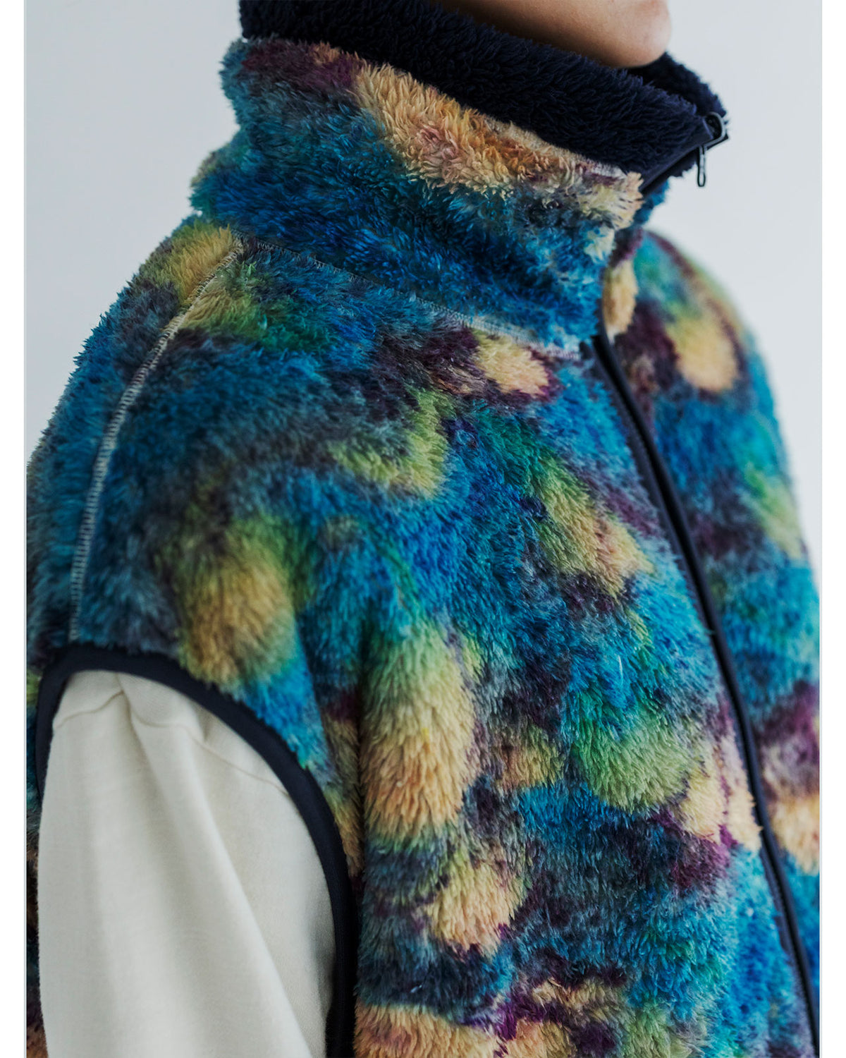MEYAME PRINT/ SOLID REVERSIBLE FLEECE VEST