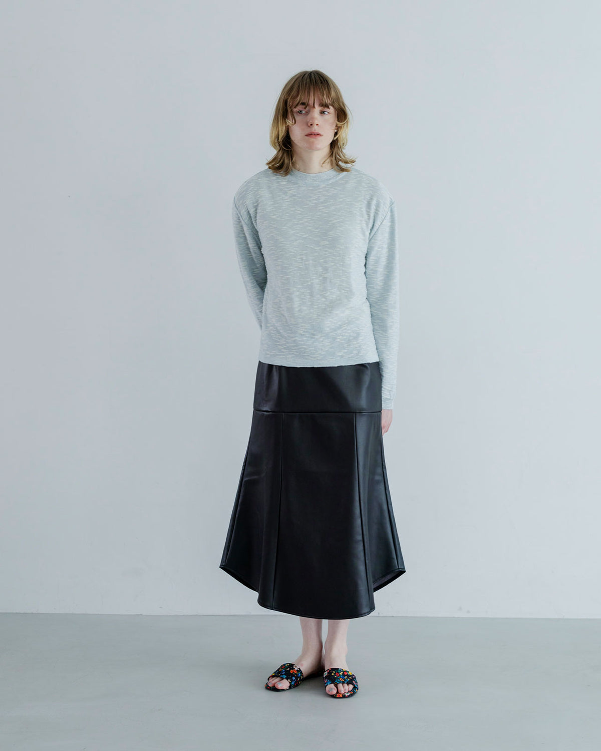 MEYAME BACK TEAR SHAPE KNIT