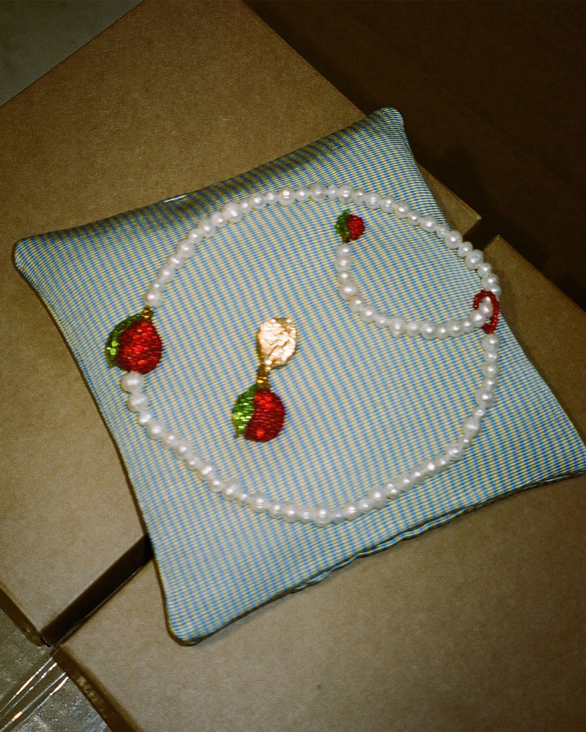 Pura Utz PEARL APPLE NECKLACE