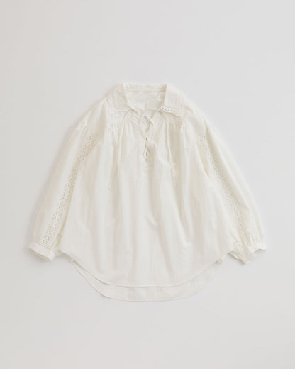 【2月上旬入荷予定】LACE-UP BLOUSE