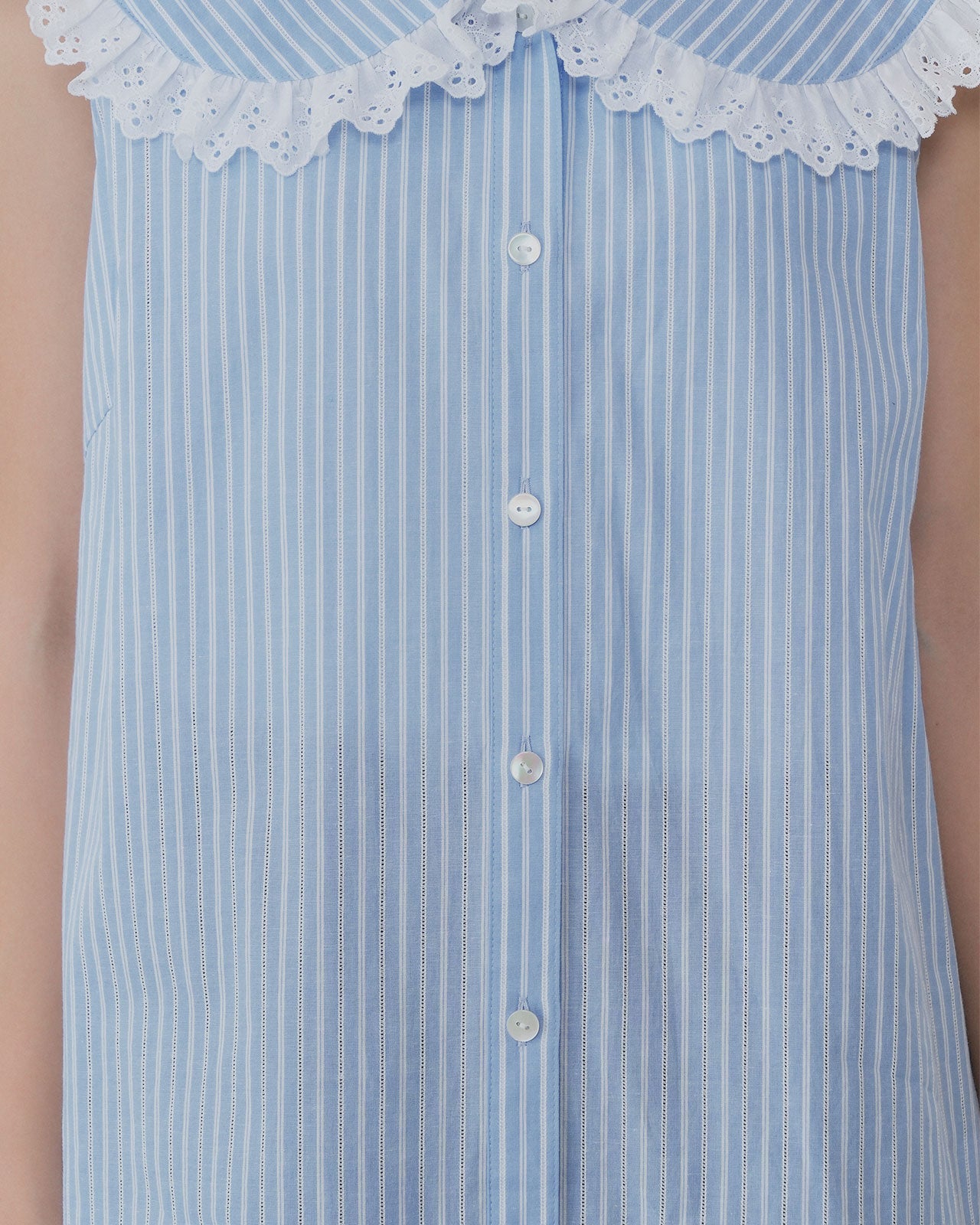 【7月上旬お届け】SLEEVELESS LACE BLOUSE