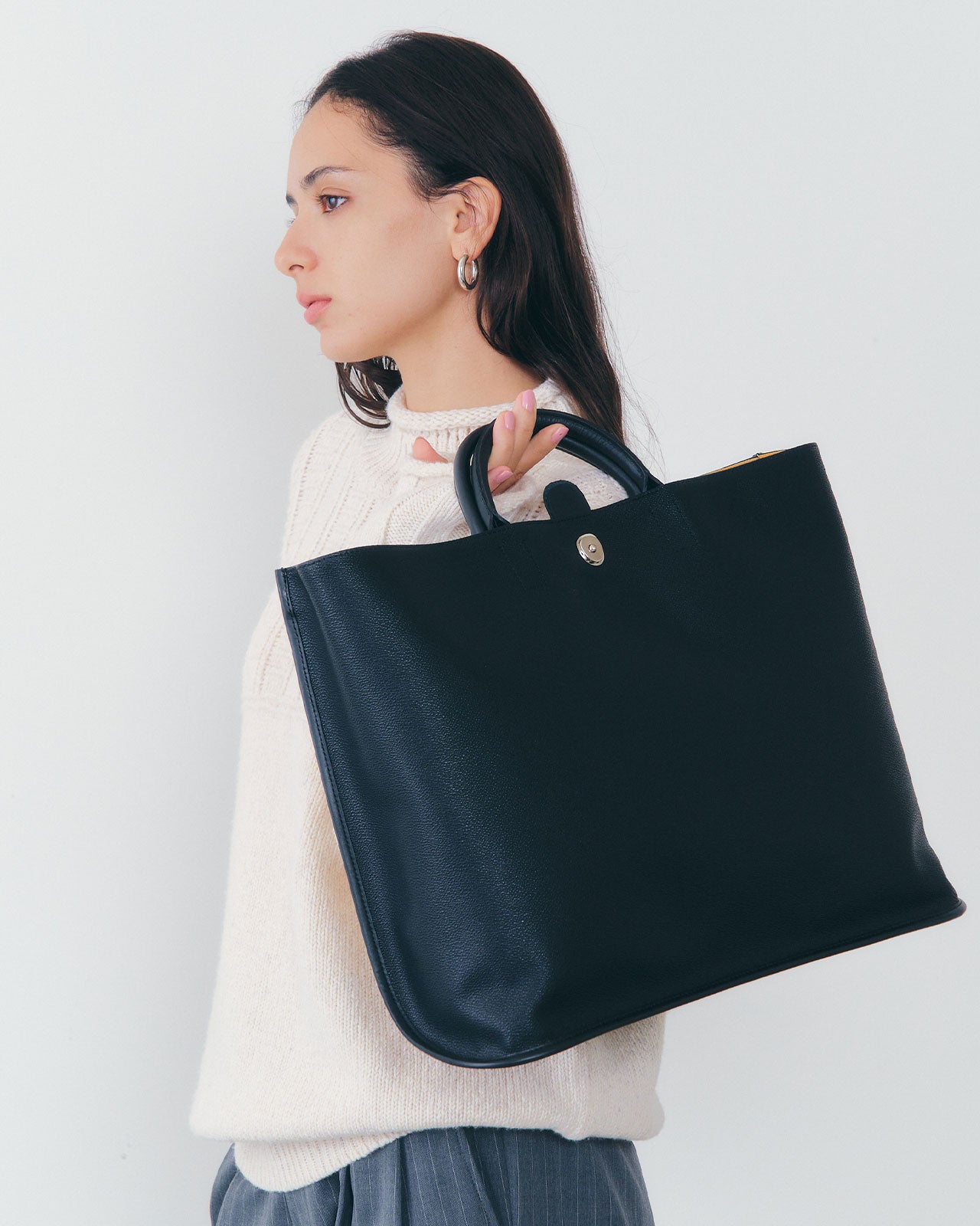 PIENI  TOTE SQ