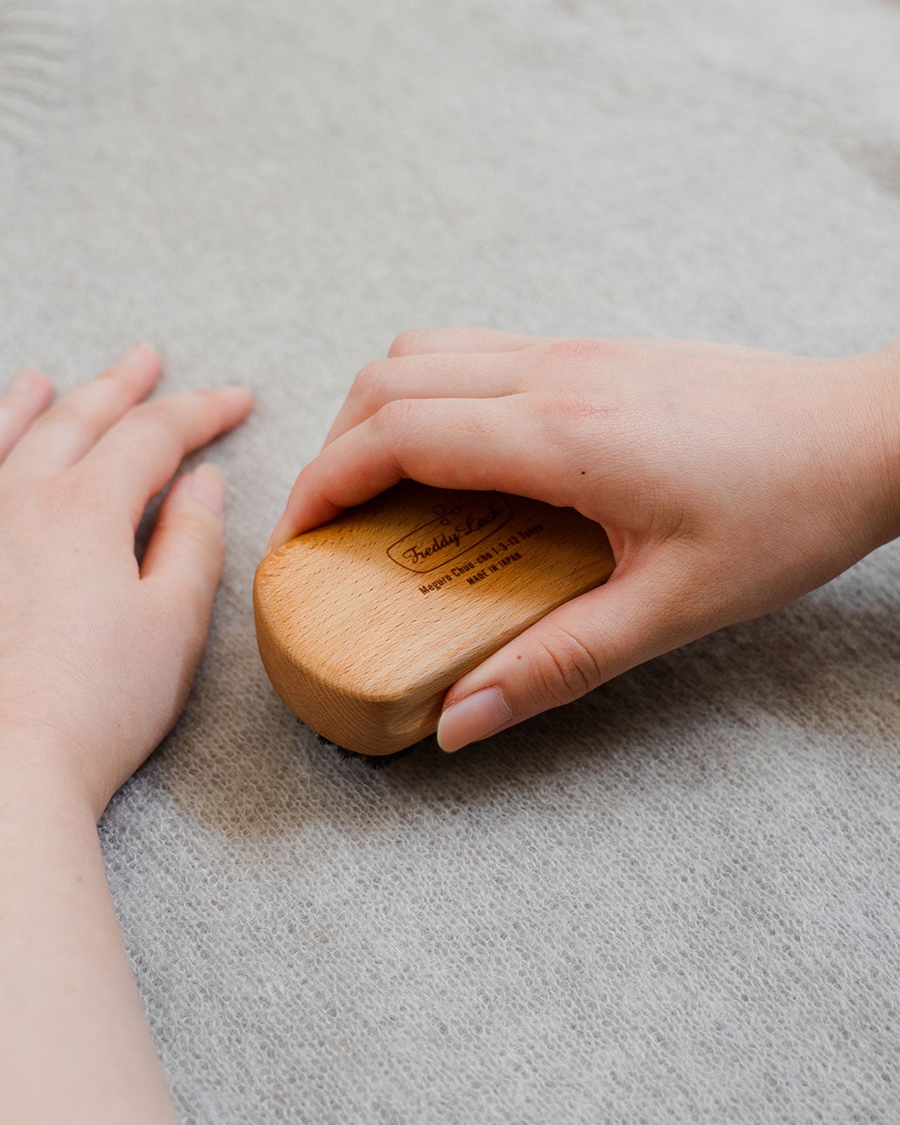 FREDDY LECK 毛玉取り用クロスブラシ ハード