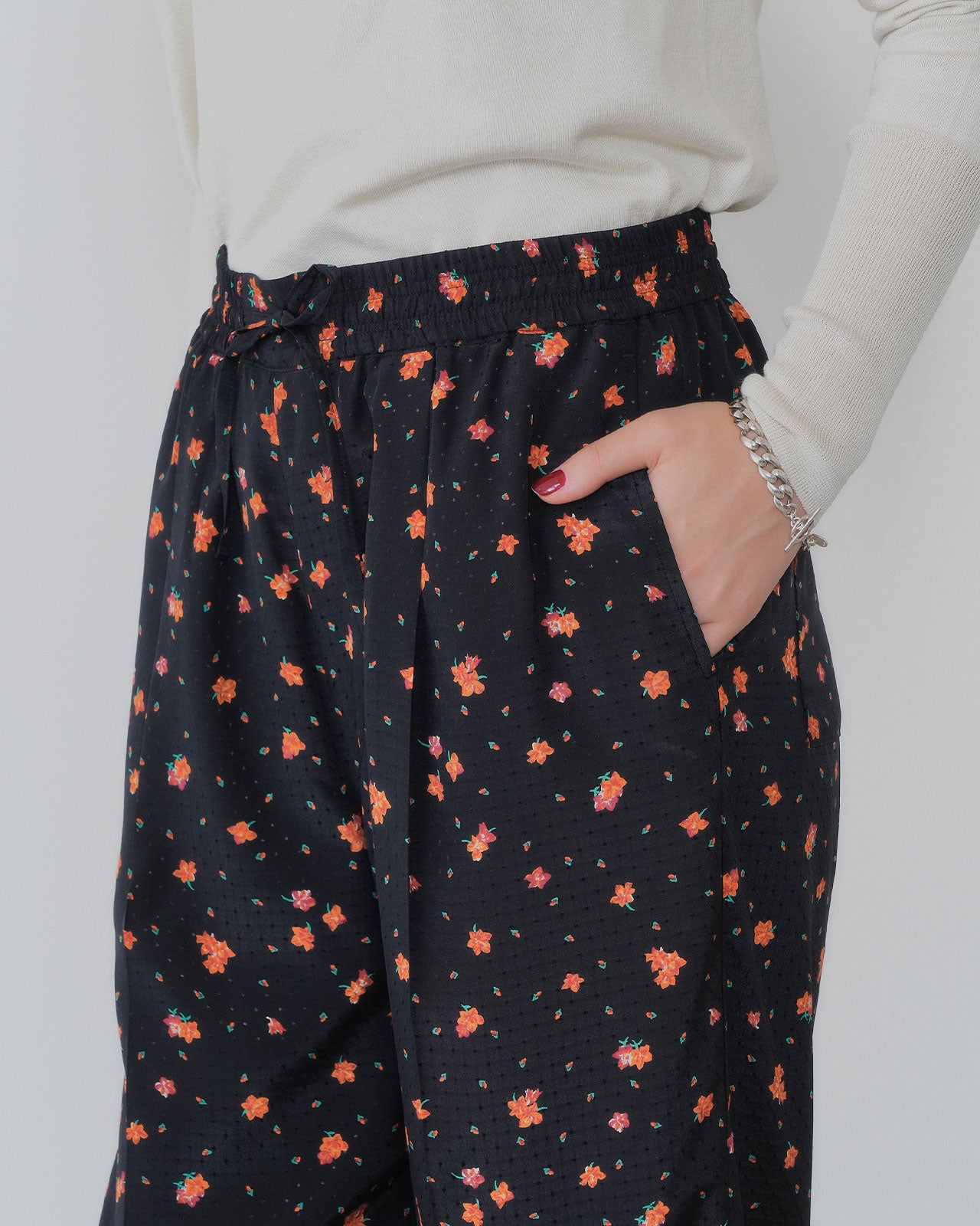 【9月中旬お届け】TINY BLOSSOM PRINTED PANTS