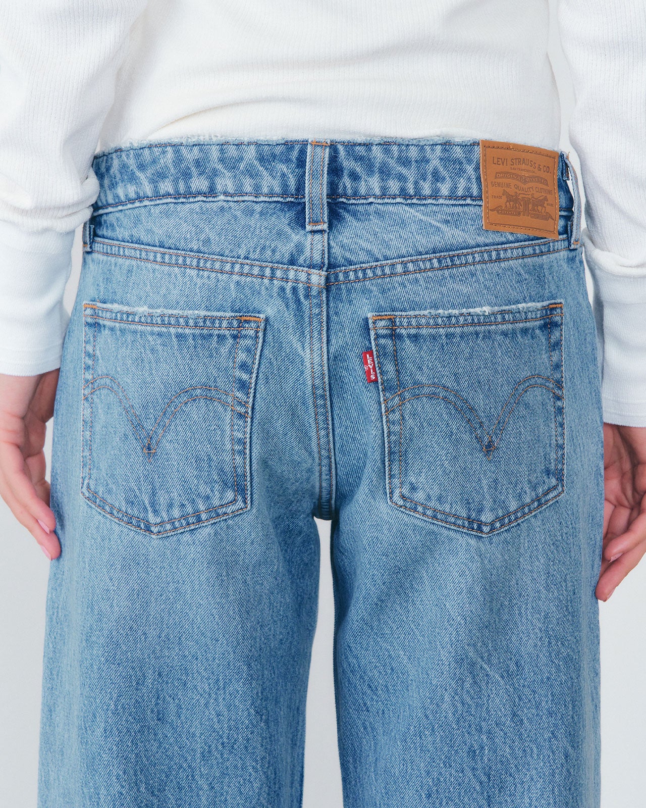 【8月下旬お届け】Levi’s LOW LOOSE DENIM