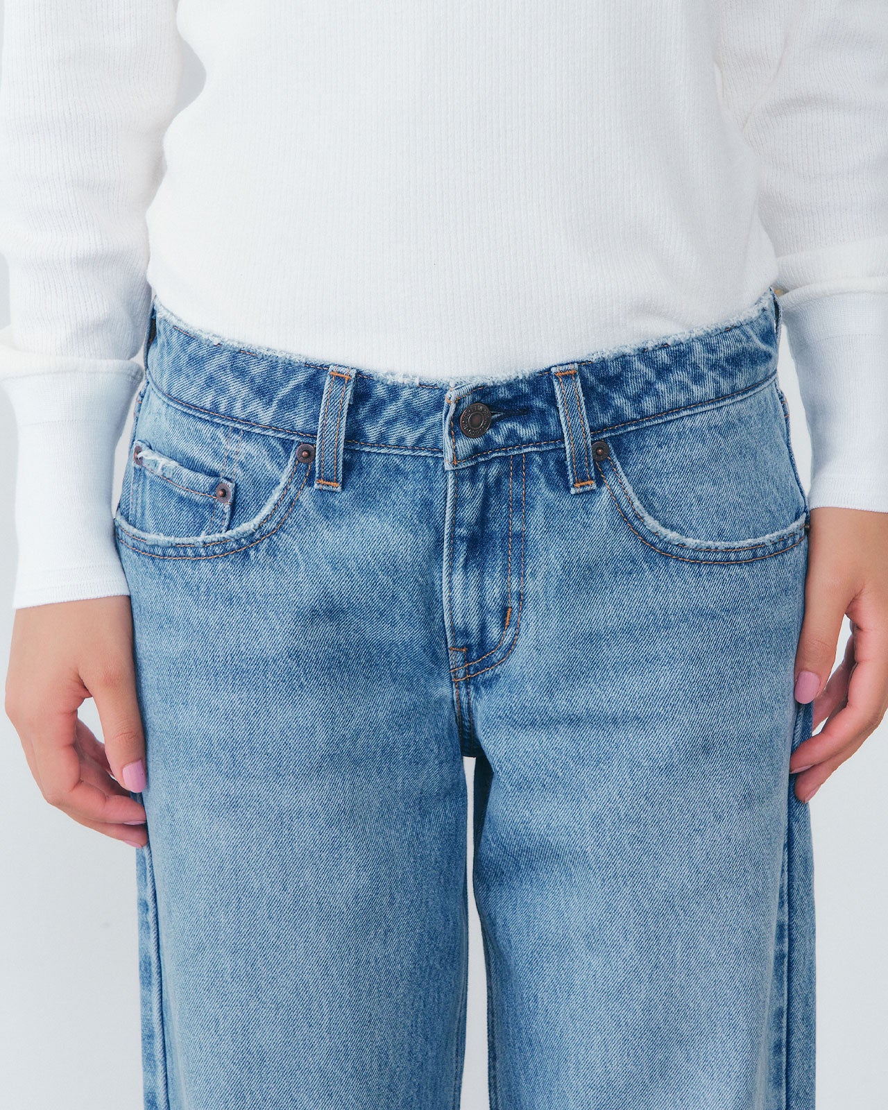 【8月下旬お届け】Levi’s LOW LOOSE DENIM