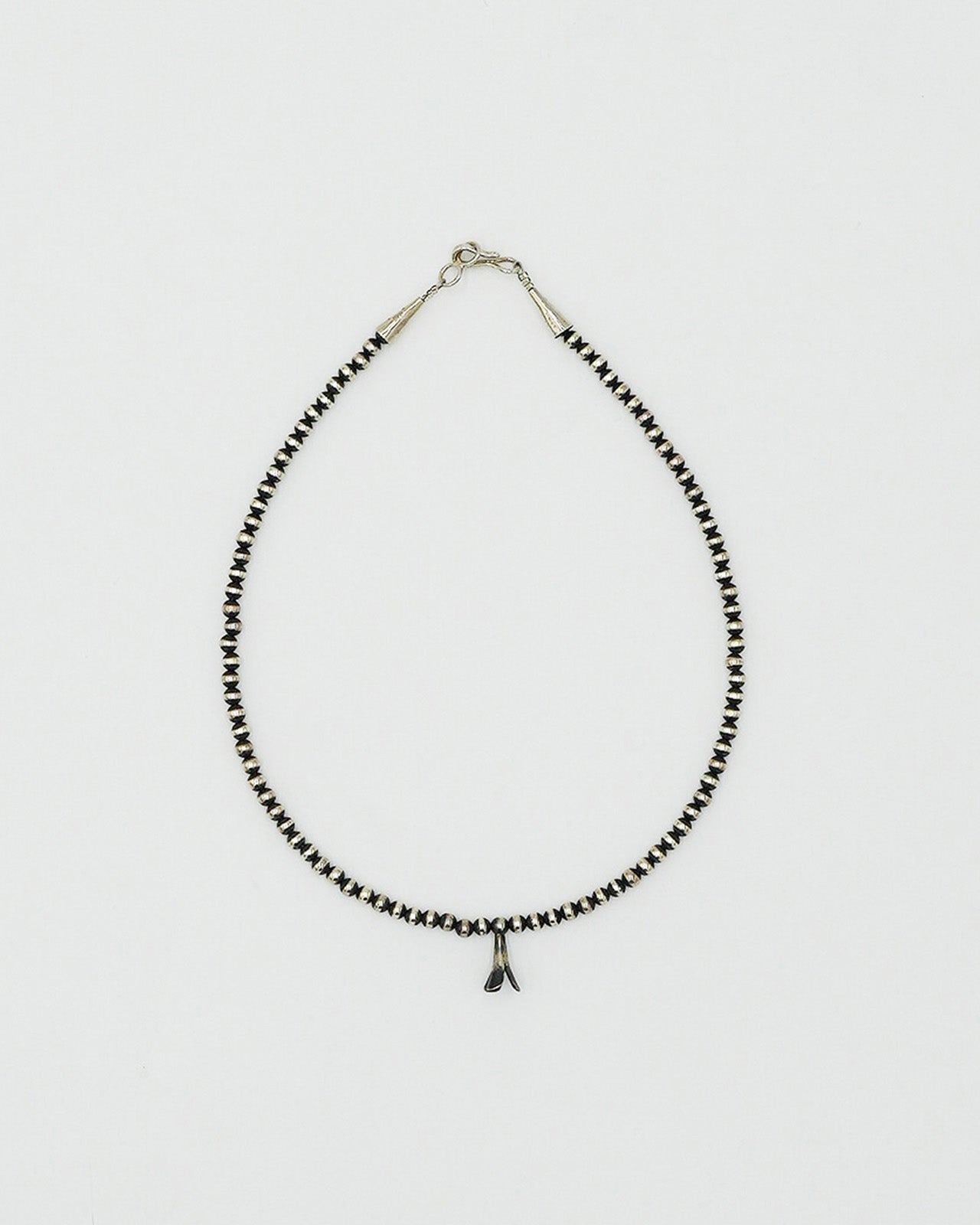 ＜ERICKA NICOLAS BEGAY＞Navajo Pearl with Squash Blossom