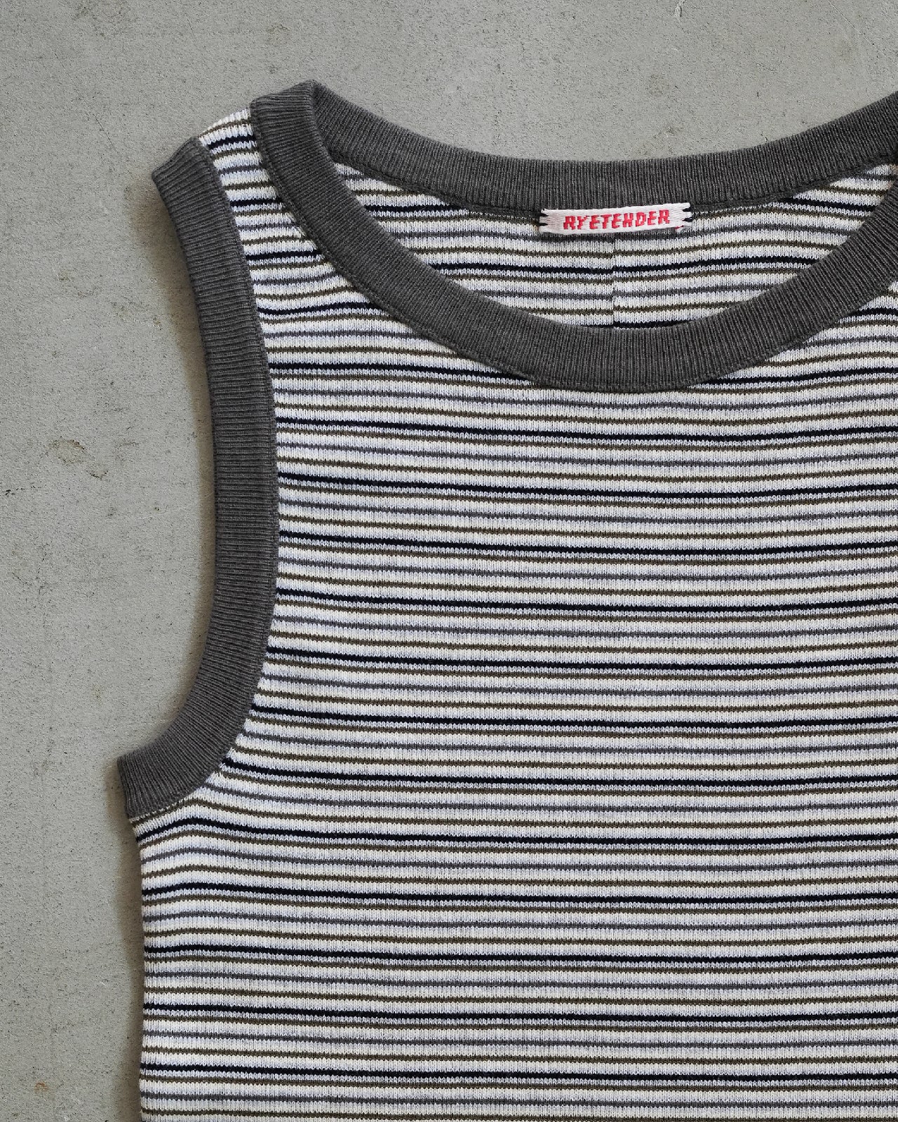 RYE TENDER PEBBLE TANK