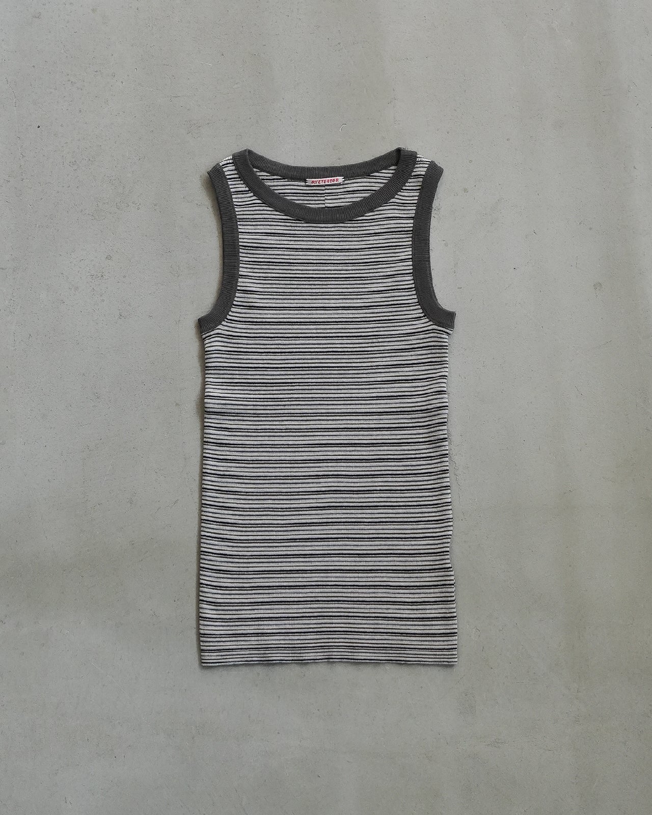 RYE TENDER PEBBLE TANK
