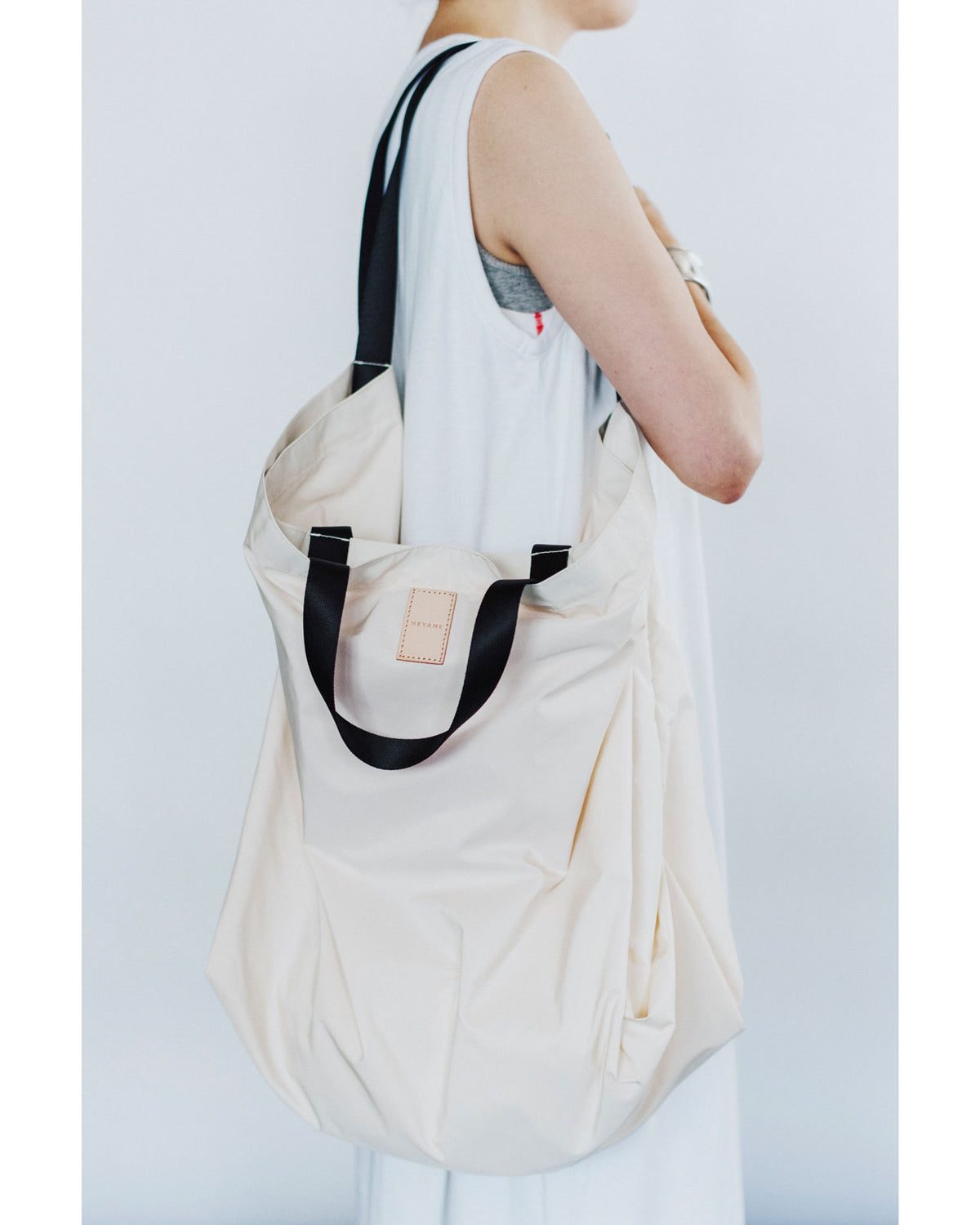 MEYAME LIGHT BIG TOTE
