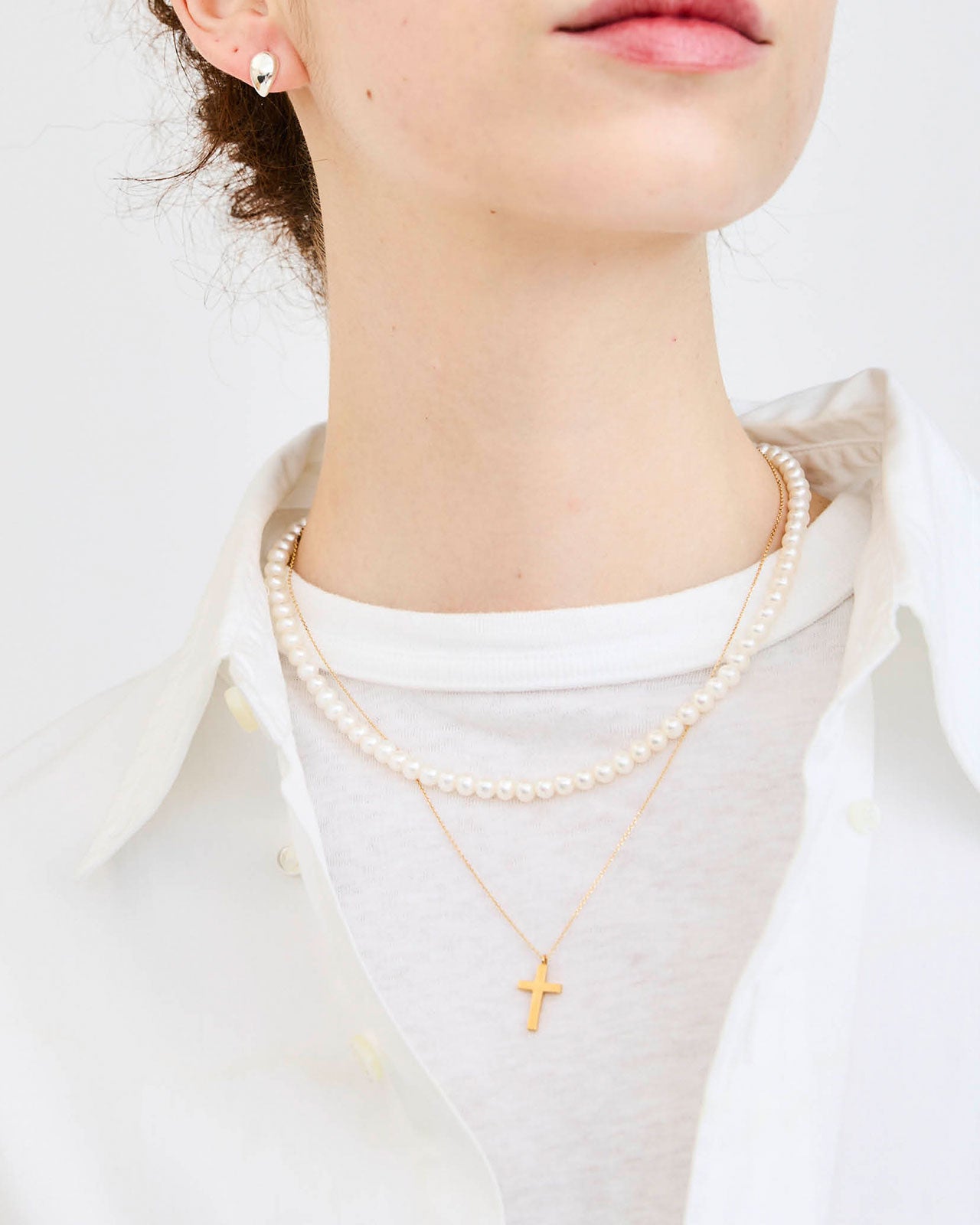 CADEAUX CROSS NECKLACE