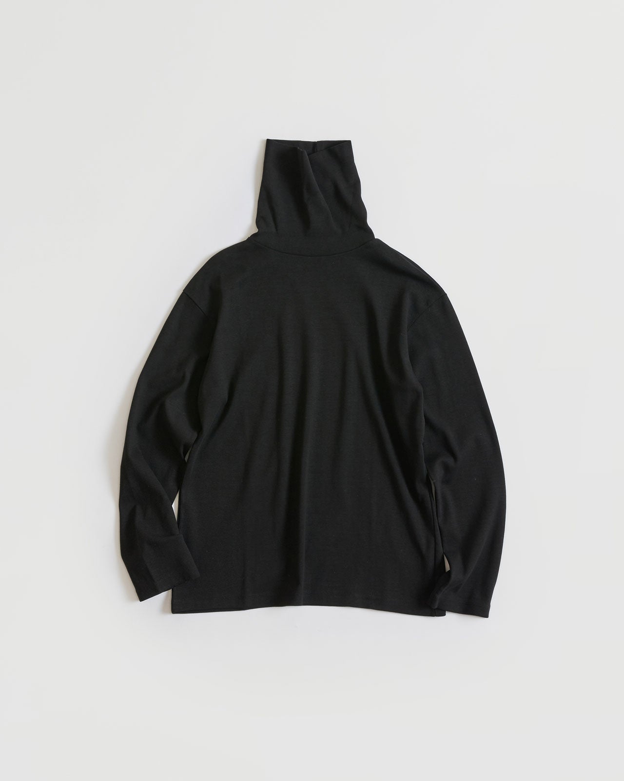 takes. FRAISE HIGHNECK PULLOVER