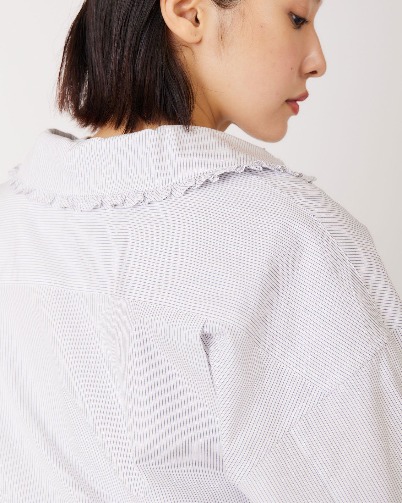 FRILL COLLAR BLOUSE